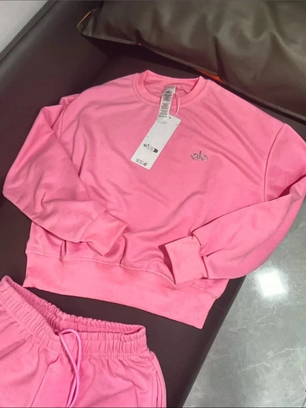 ALO Yoga Pink Cropped Sweatshirt & Drawstring Shorts Set Size M